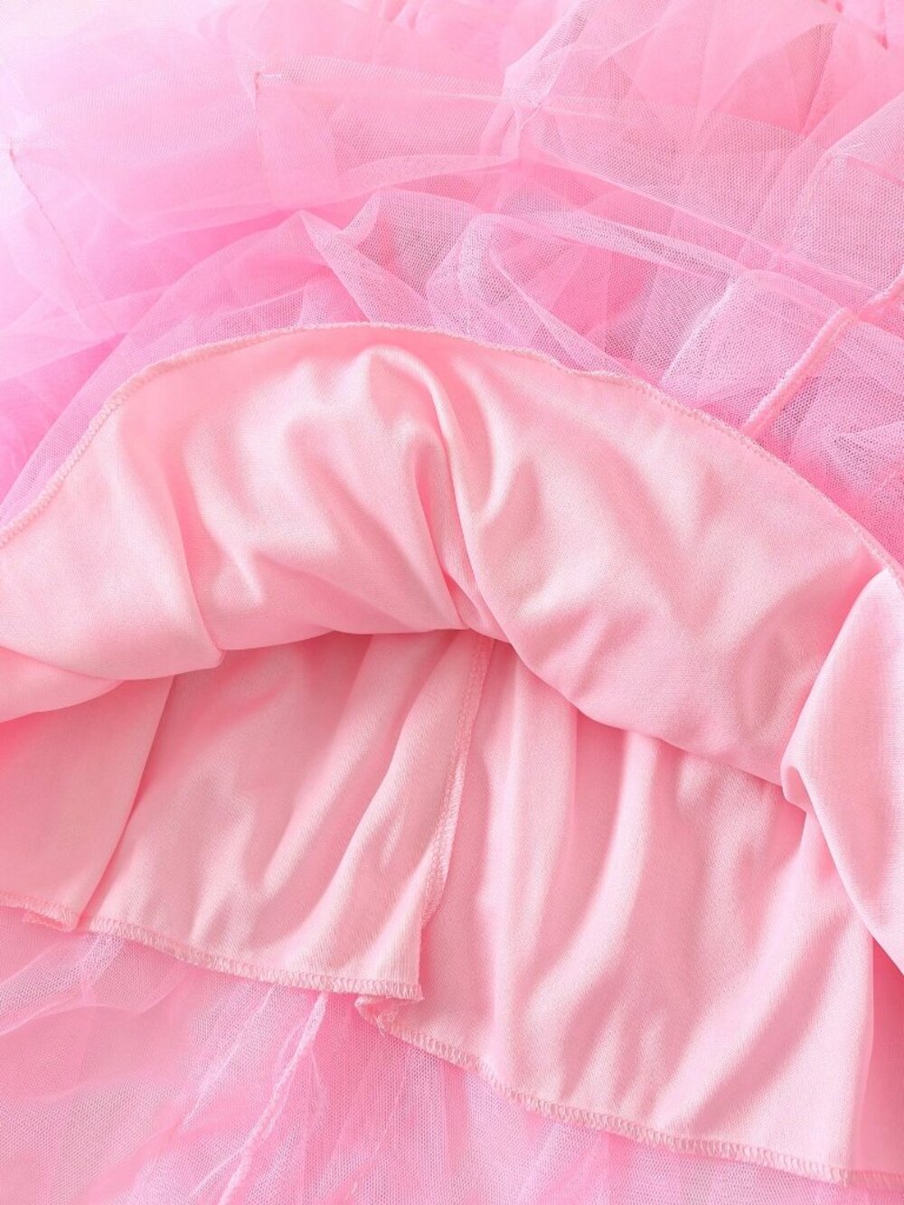 Pink: Ruffled Layered Mesh Tuile, Asymmetrical Layered - Picture 4 of 7
